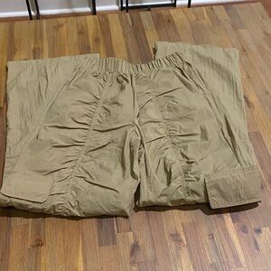 Steve Madden NWT Light Brown Cargo ruched nylon track pants.Sz Sm. Inseam 30"